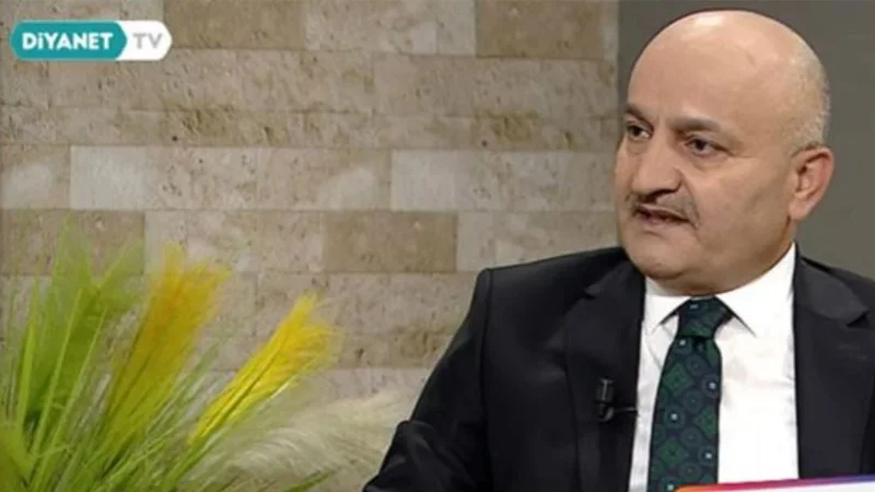 Diyanet TV'de kadınlar hedef alındı: ‘Pantolonlar daracık, toplum içine çıkılmamalı’
