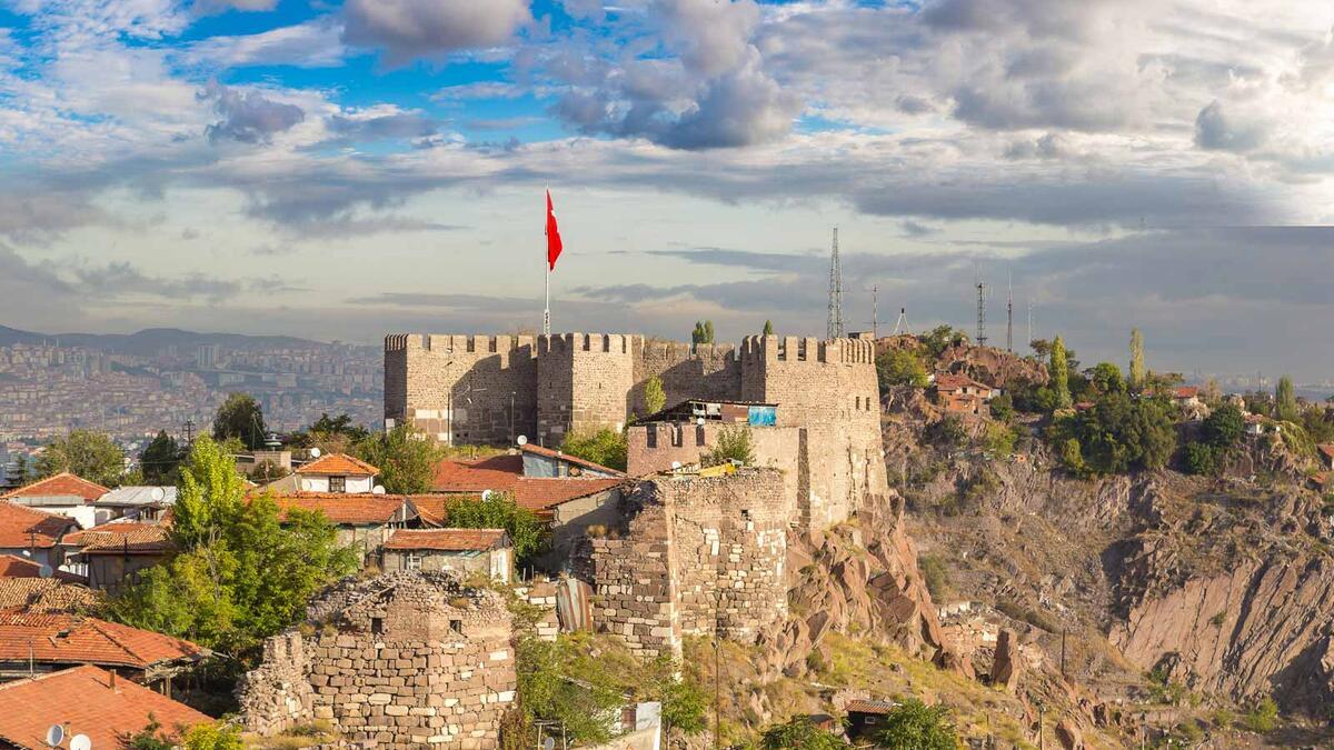 Ankara Kalesi surlarında çatlak! ABB: Yetki Kültür ve Turizm Bakanlığı'nda