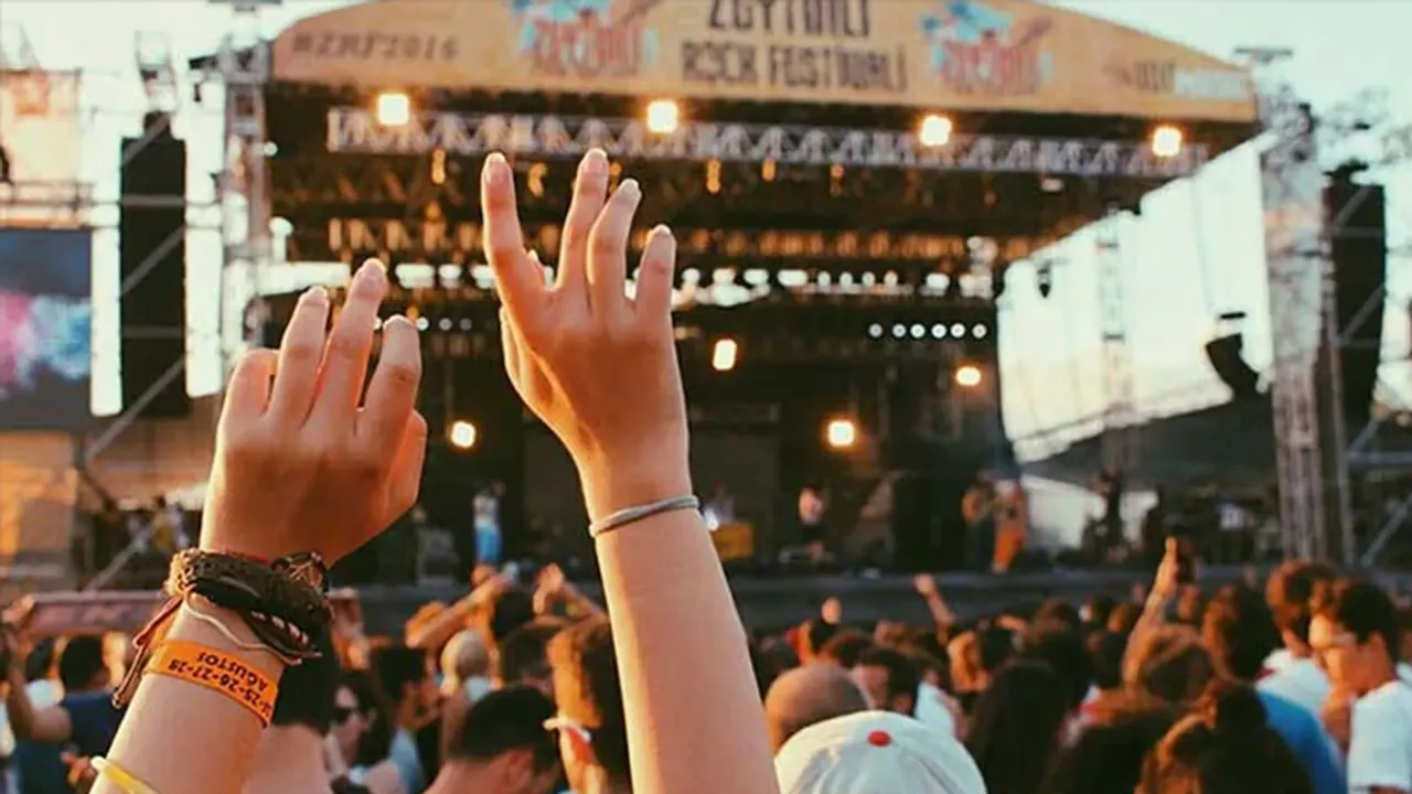 Balıkesir Valisi'nden Zeytinli Rock Festivali açıklaması: Yaşam tarzına müdahale yok