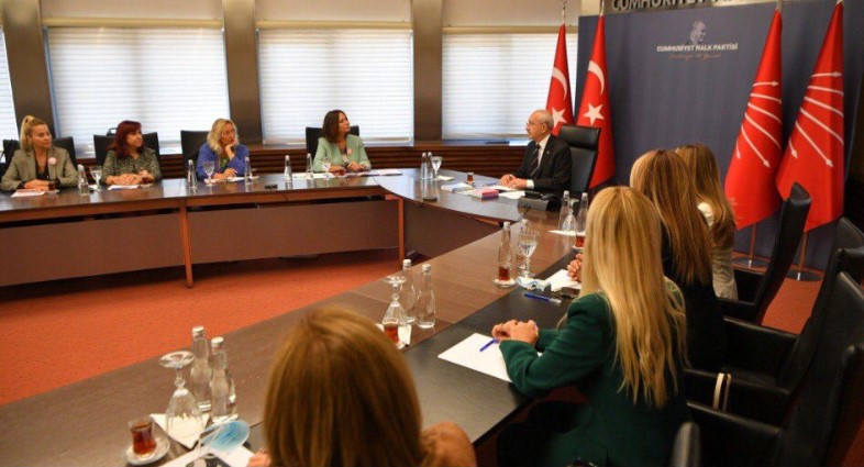 Kılıçdaroğlu'ndan boşanan kadınlara mesaj