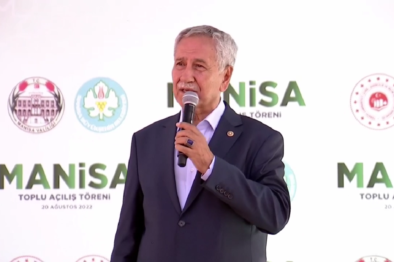 'Kral çıplak' diyen Bülent Arınç'tan 'U' dönüşü: "Ben AK Partiliyim"