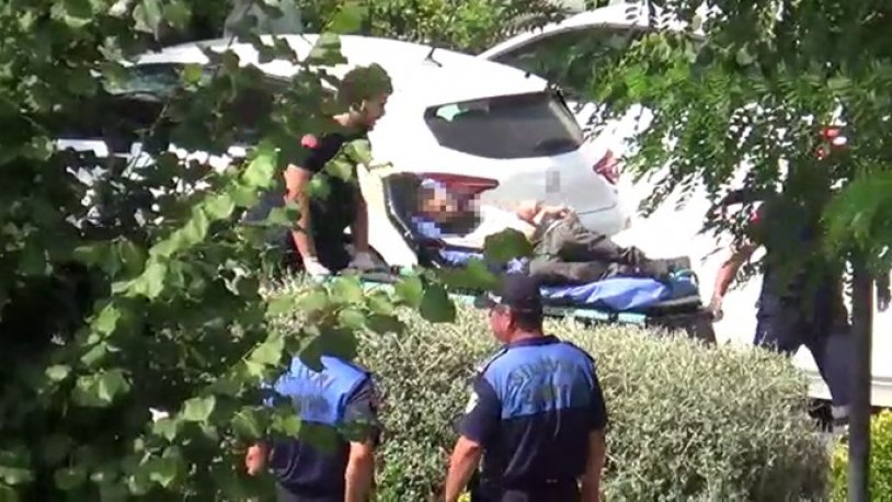 İstanbul'da polislere bıçaklı saldırı! Saldırgan, polis tarafından vuruldu