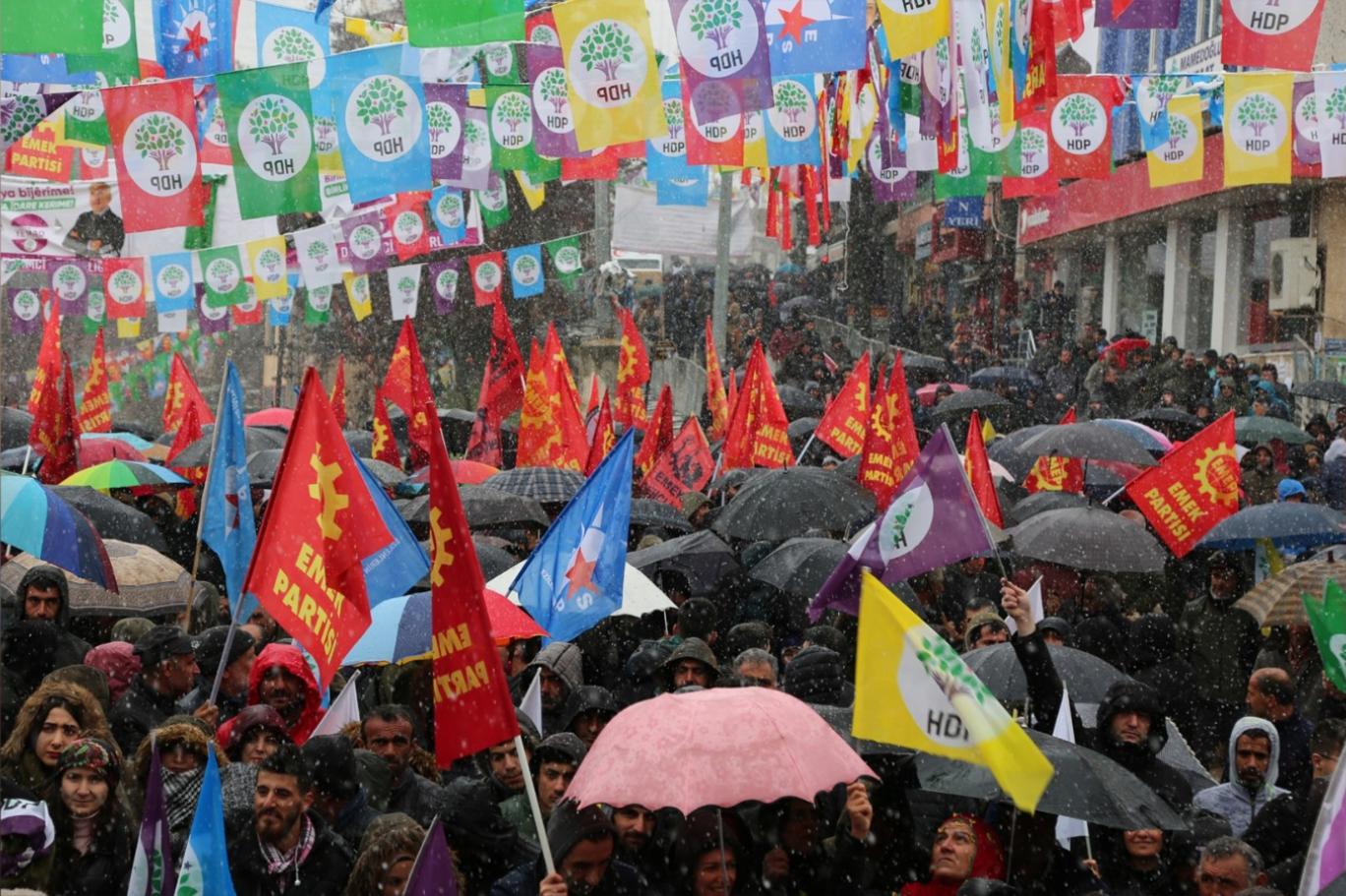 Üçüncü ittifak için bir araya geldiler! Birisi 7'li masadan çekildi!