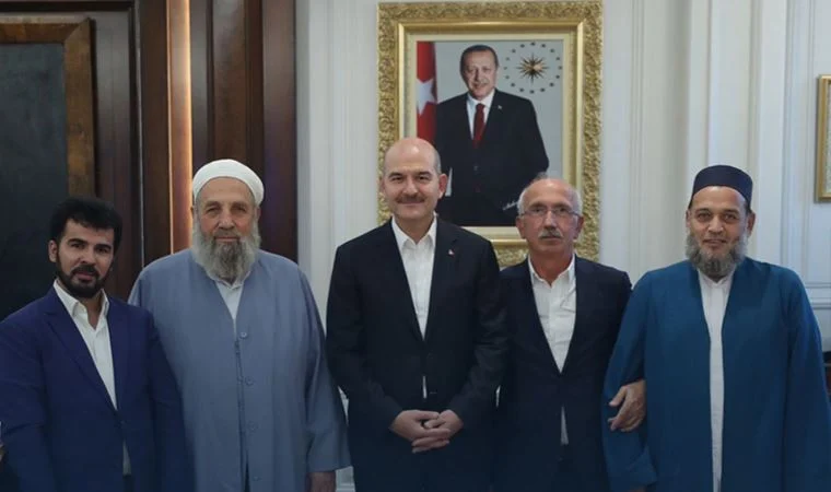 AKP'li bakanların cemaat sevgisi...