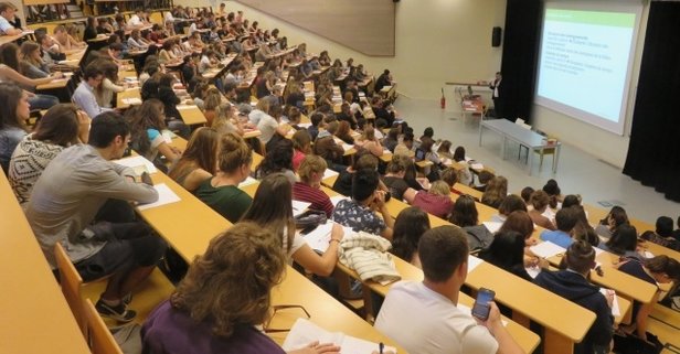 Skandal iddia Meclis gündeminde: Sınavsız fakülte için uyruk değiştiriyorlar