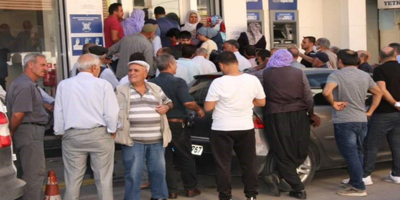 Promosyon kuyruğu mu yoksulluk kuyruğu mu? Fatih Portakal da isyan etti: "Fakirliğin, mecburiyetin görüntüsü"