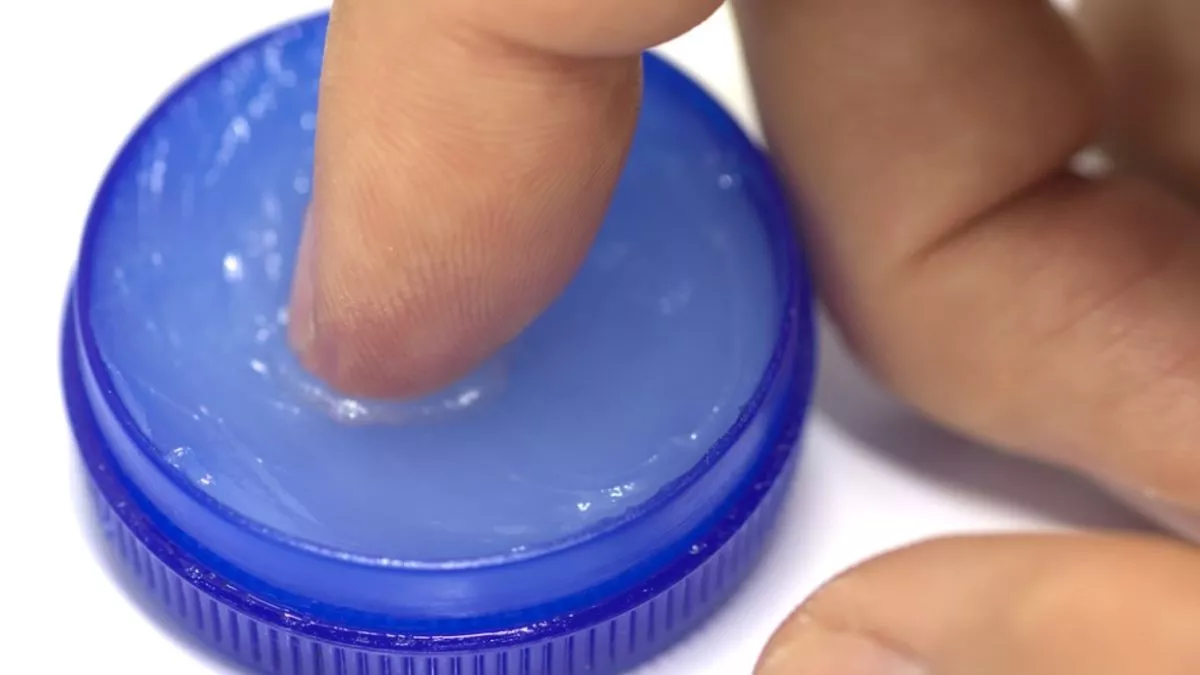 Vicks'in kullanım alanlarını duyunca şaşıracaksınız! Bakın nelere iyi geliyor...