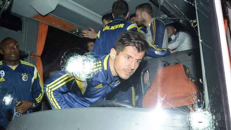 TFF'ye saldırı düzenleyenler yakalandı! Fenerbahçeli taraftarlar sordu: Takım otobüsünü kurşunlayanlar nerede?