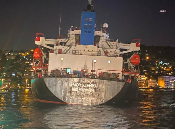 İstanbul Boğazı’nda gemi trafiği askıya alındı