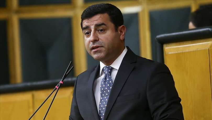 Selahattin Demirtaş'tan çok sert 'seçim' açıklaması: "Öğretmeni hedef gösteren soysuzlarla, ayrım yapmayanlar arasında olmalı"