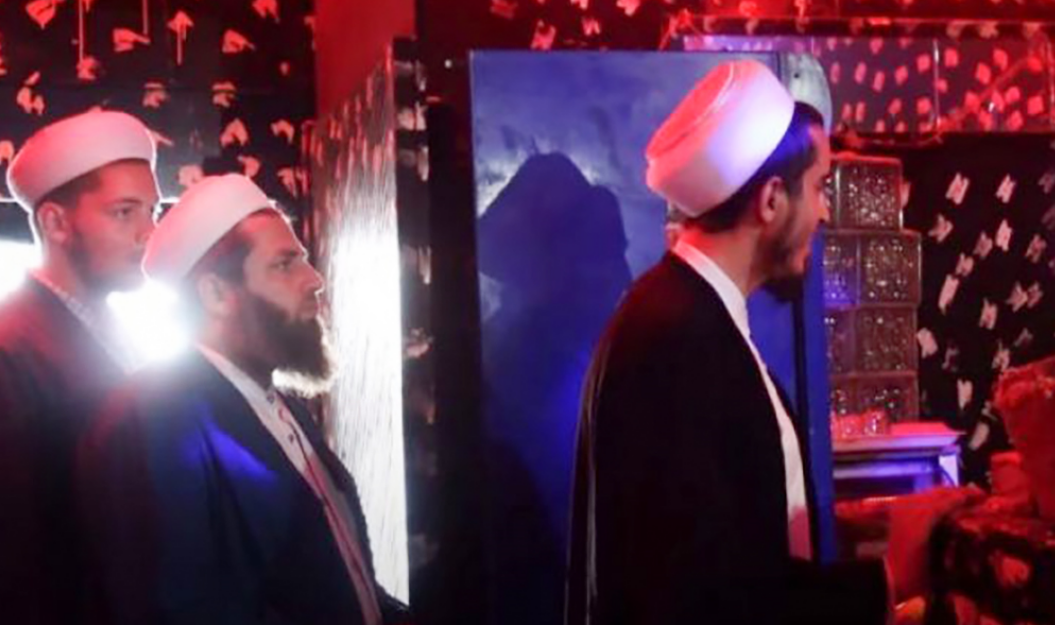 Tebliğciler yurttaşları rahatsız etmeye devam ediyor! Rüşvet, yolsuzluk, taciz, pedofiliyle ilgili tek kelime etmiyorlar!