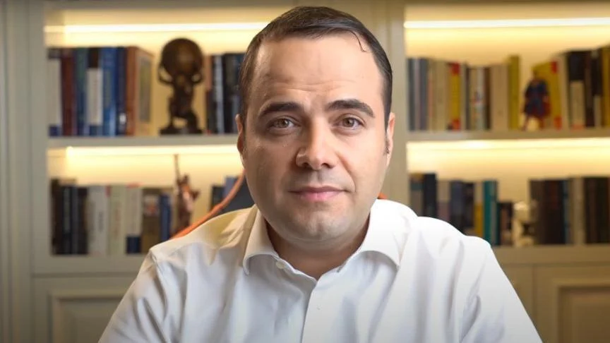 Prof. Dr. Özgür Demirtaş yine sosyal medyayı salladı: 10 TL'ye boş pet şişe satıyorlar