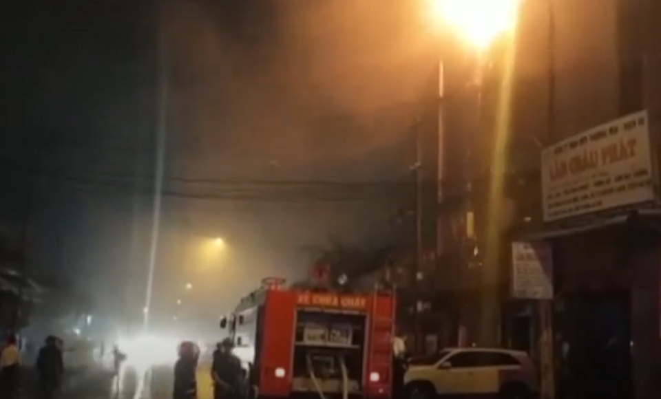 Vietnam'da karaoke bar alev alev yandı: 32 ölü! Balkondan atladılar, cesetler tuvalette bulundu