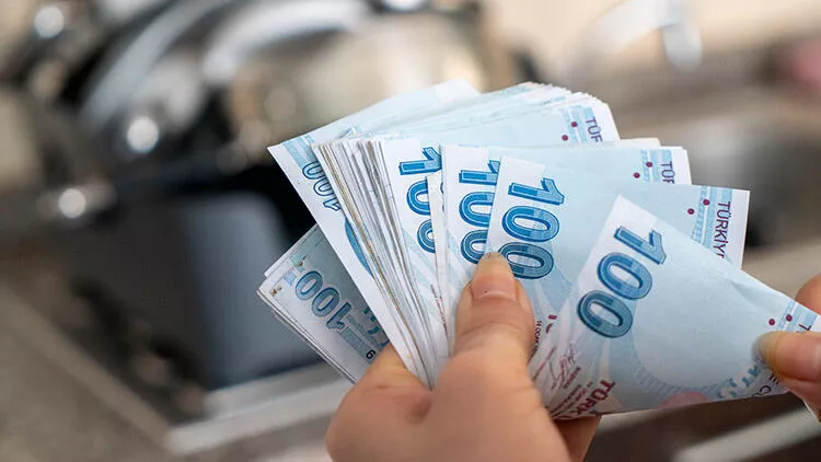 Emekli, memur ve asgari ücretliye seçim zammı iddiası