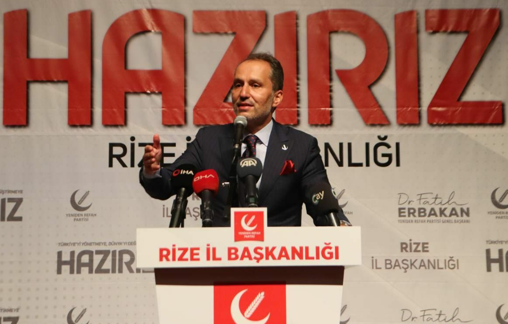 Fatih Erbakan'dan Erdoğan'a 'faiz lobisi' tepkisi: "Faiz lobisi olsam en sevdiğim hükümet Ak Parti hükümeti olur"