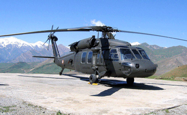 FLAŞ... Hakkari’de askeri helikoptere roketli saldırı