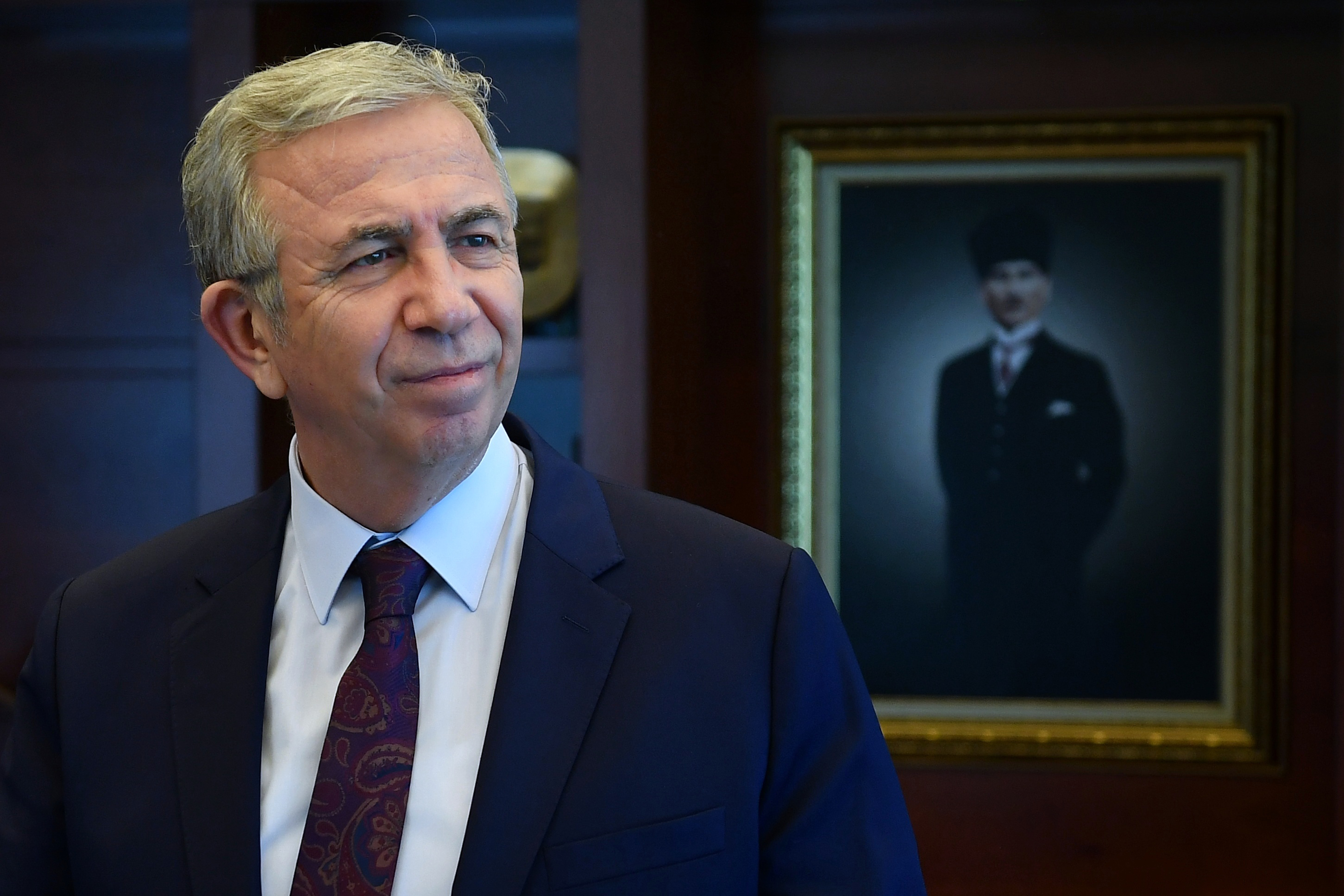 Mansur Yavaş'tan dikkat çeken hareket! Çiftçilere yer kalmayınca belediye bürokratları salondan çıkartıldı