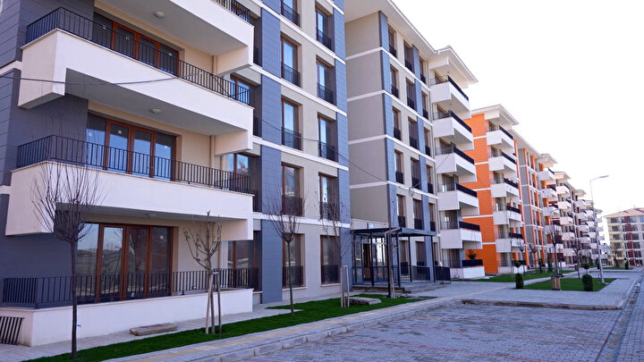 Sosyal konut projesinde fiyatlar, daha bir gün geçmeden zamlandı