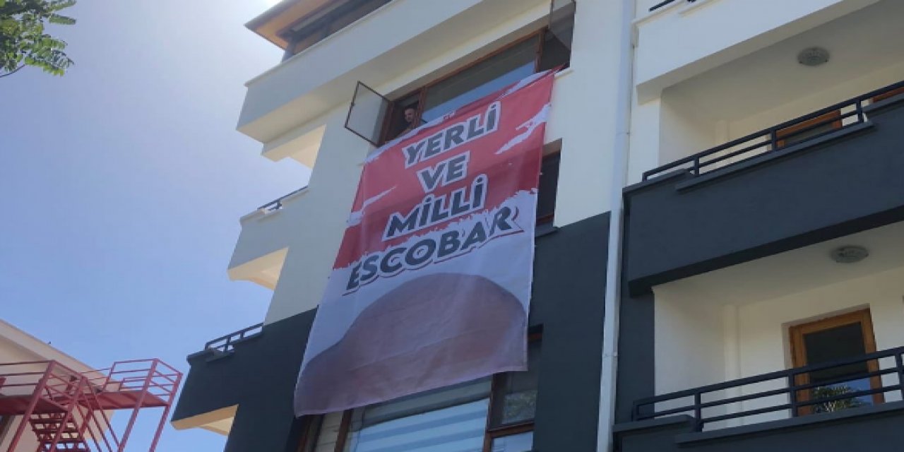 Ümit Özdağ: Mahkeme kararı olmadan bu afiş inmez, indirtmeyeceğiz! "Hangi devlet büyüğüne atıf yapılacağını merak ediyoruz"