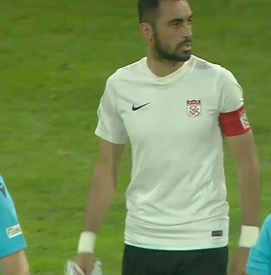 Sivasspor, Cluj maçına rakibinin formasını giyerek çıktı! Formalar kayboldu