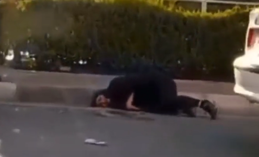 İran'da başörtüsü katliamı! Düzgün takmadı diye dövülerek öldürüldü