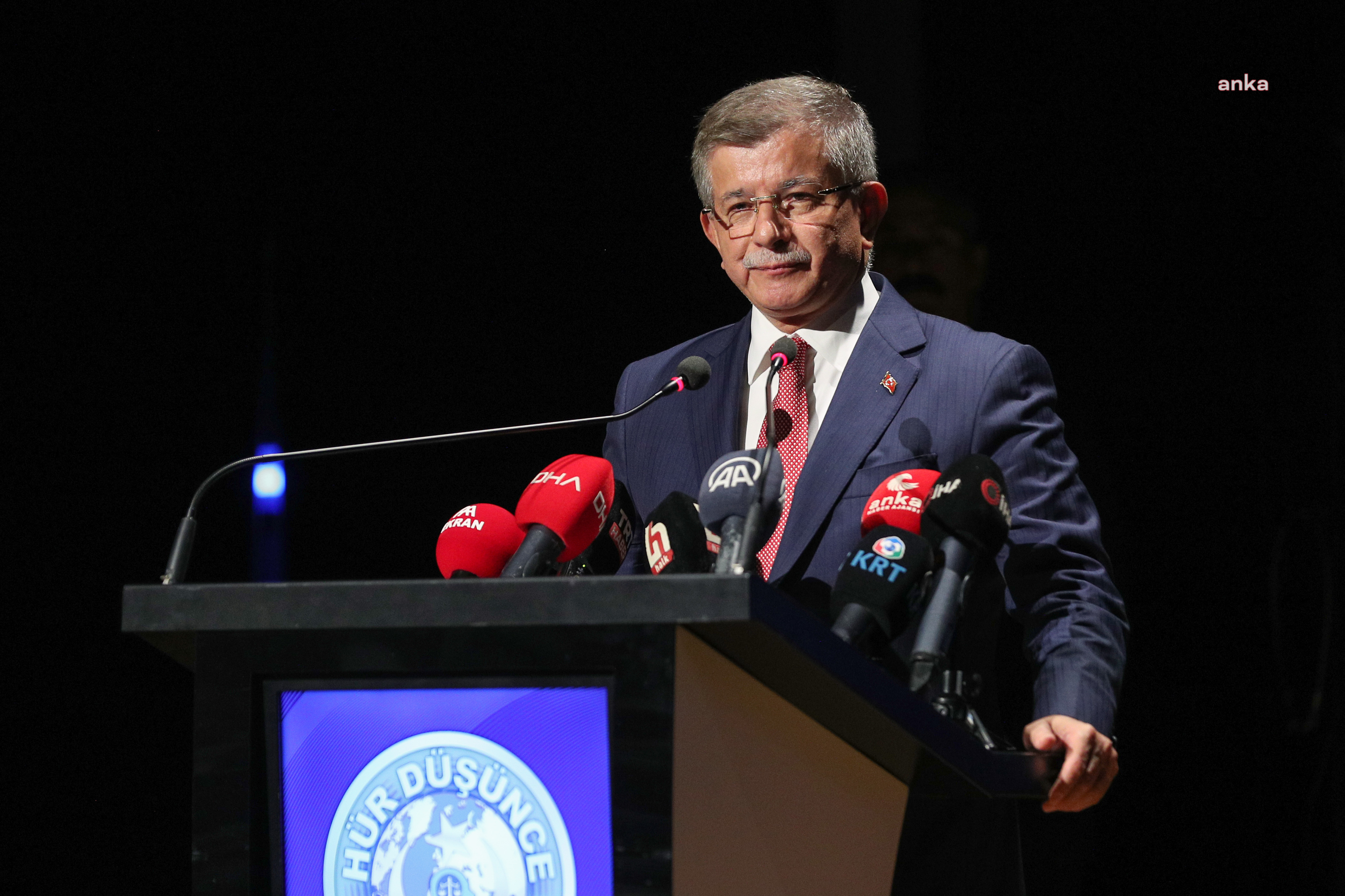Ahmet Davutoğlu: "Bir yüzükle geldiniz ama siz milletin oyuyla gideceksiniz”