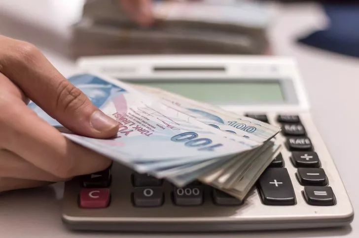 Emekli ve memurlar Ocak'ta ne kadar maaş alacak? İşte zam tablosu...