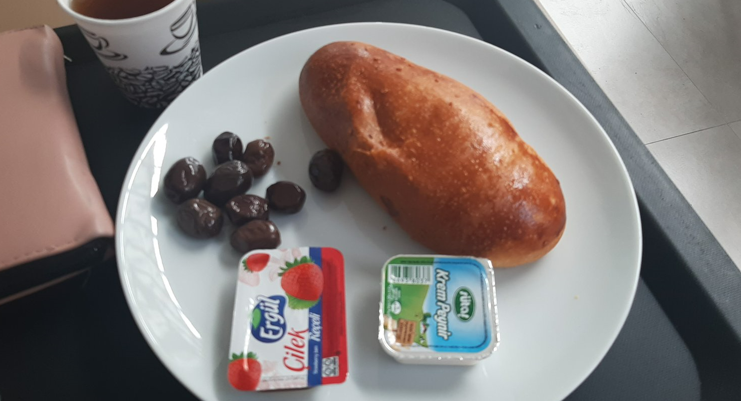 KYK yurtlarında 'reflü' menüsü! İşte milyonlarca öğrenciye layık görülen tabak...