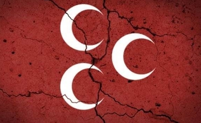 MHP 3 teşkilatını görevden aldı