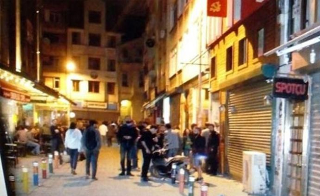 İki parti üyeleri birbirine girdi! Çok sayıda yaralı var!