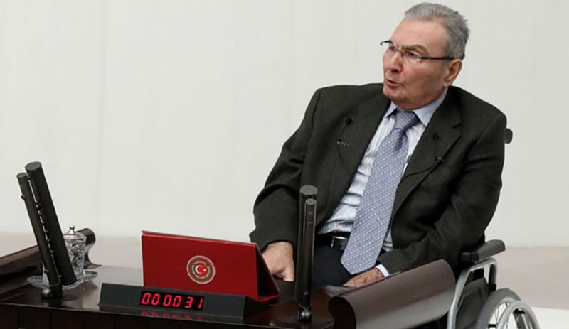 Deniz Baykal'ın vekilliğinin düşürülmesi için suç duyurusunda bulunuldu
