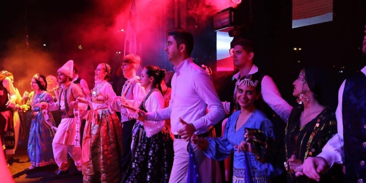 Kartal’dan Tüm Dünyaya, ‘Uluslararası Halk Oyunları Festivali’ ile Barış Çağrısı Yapıldı