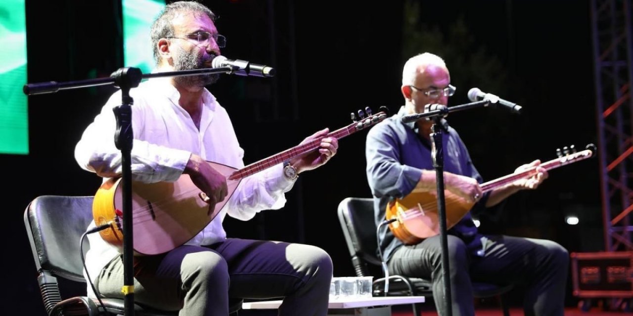 Kartal’da, Usta Sanatçılar Türkülerini Barış İçin Söyledi