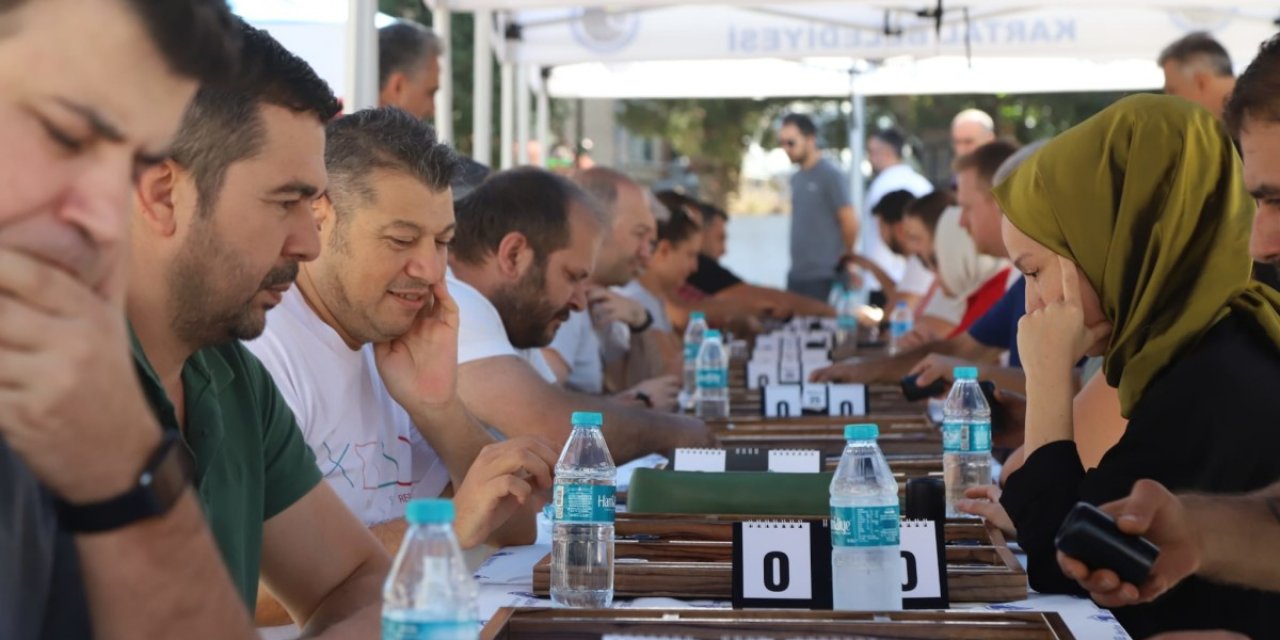 Kartal’da Tavla Turnuvası Heyecanı Yaşandı