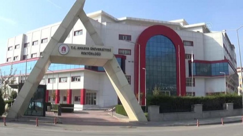 Sınav skandalları bitmiyor! Amasya Üniversitesi'nde sınav öncesi sorulara bakılmış