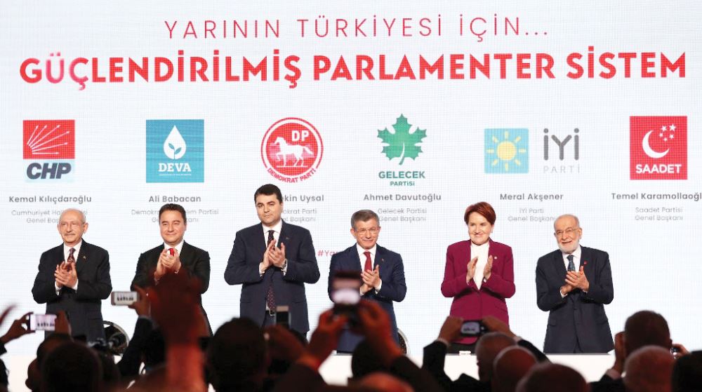 CHP'den ‘altılı masa’ toplantısı öncesi "birlik, beraberlik ve demokrasi" mesajı