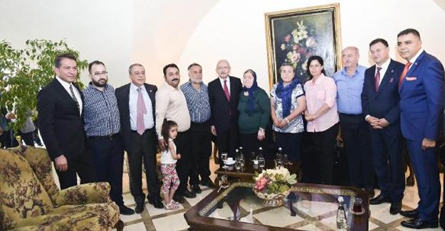 Kılıçdaroğlu, Gezi Parkı eylemlerinde ölenlerin aileleriyle görüştü