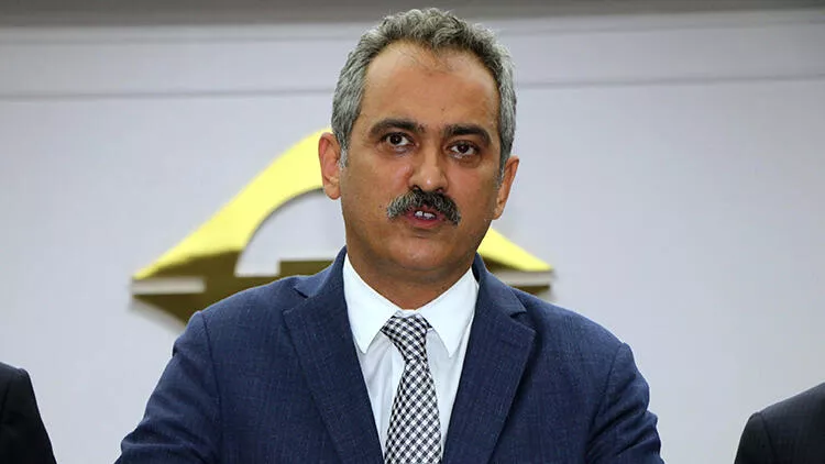 Bakan Özer'in emriyle 22 bin öğrenci 12. sınıfa geçirildi