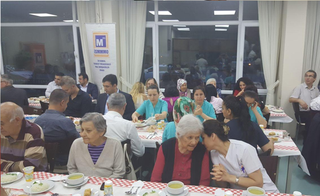 Mali müşavirler, Bakırköy'de huzurevi sakinleriyle iftarda biraraya geldi