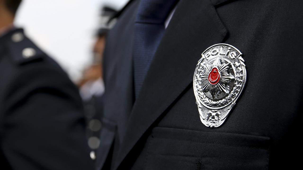 Polis memuru, Emniyet'in önünde intihar etti! Olay yaratacak intihar mektubu ortaya çıktı