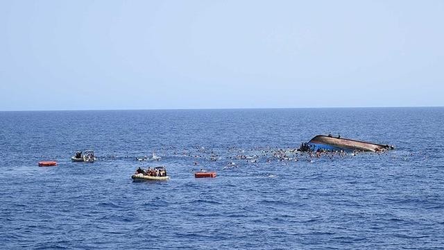 Yunanistan'da facia! Düzensiz göçmenleri taşıyan 2 tekne battı