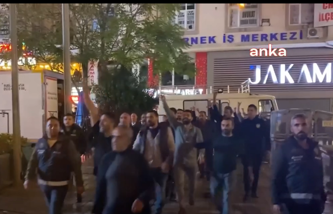MHP'li milletvekili polis eşliğinde sahne bastı