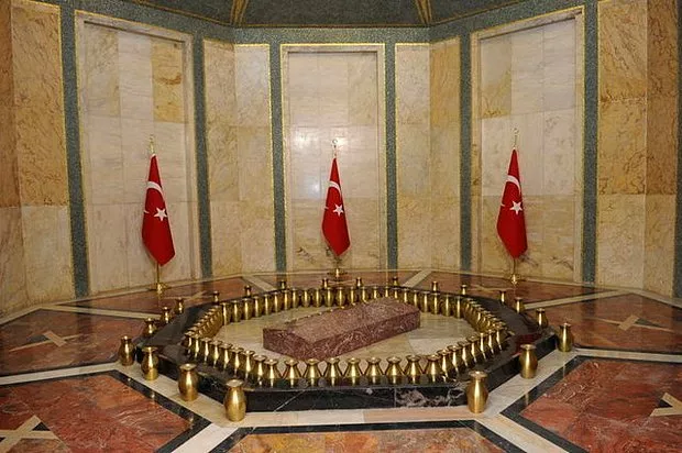 Atatürk'ün mezar odasını kimse bu kadar güzel anlatamazdı!