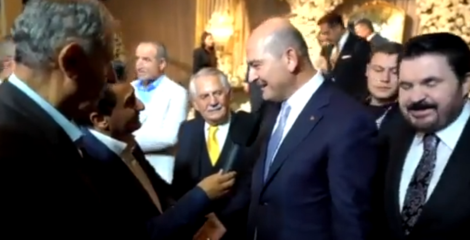 Süleyman Soylu'dan aşiret düğününde 'güç' övgüsü: "Ne kadar güçlü insan tanıyorsam bu salonda"