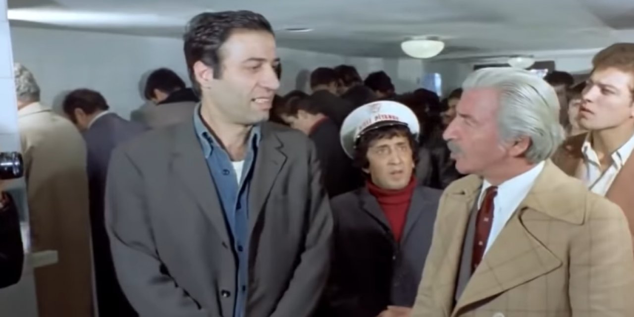 Film gibi tuvalet açılışı! Resmi tören yaptılar, tuvaletin girişine Türk bayrağı astılar