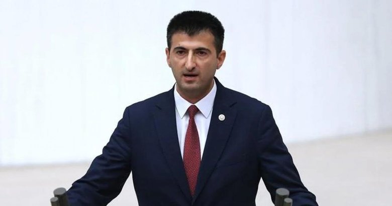 AKP'ye katılan Çelebi hakkında dikkat çeken detay: "Kuzu kurda mı teslim edilmiş?"