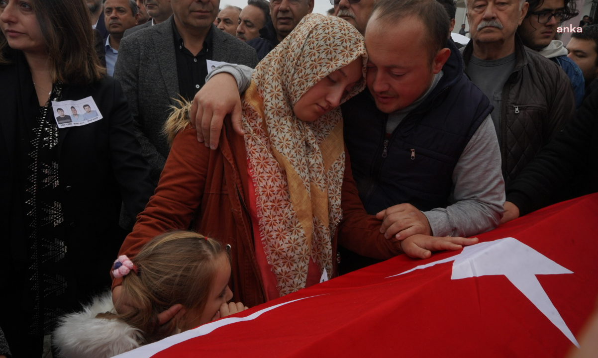 Türkiye kan ağlıyor! Maden faciasında hayatını kaybedenler son yolculuklarına uğurlandı