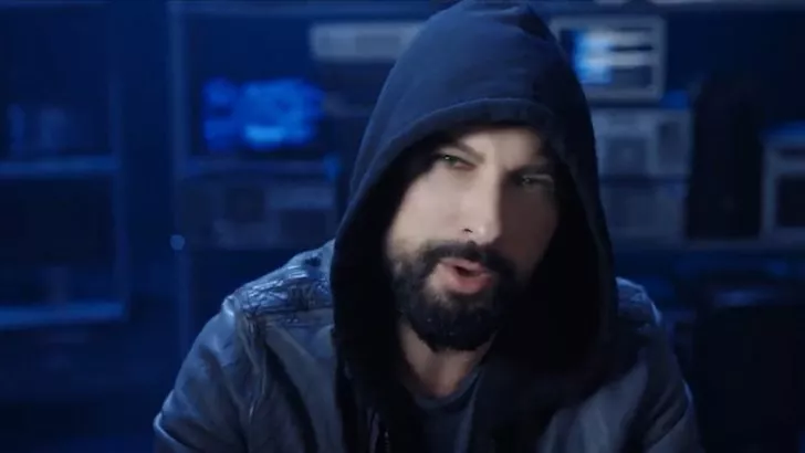 Tarkan'dan milyonlara videolu mesaj