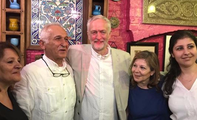 Seçimlere damga vuran Corbyn, zaferini Türk restoranında kutladı!