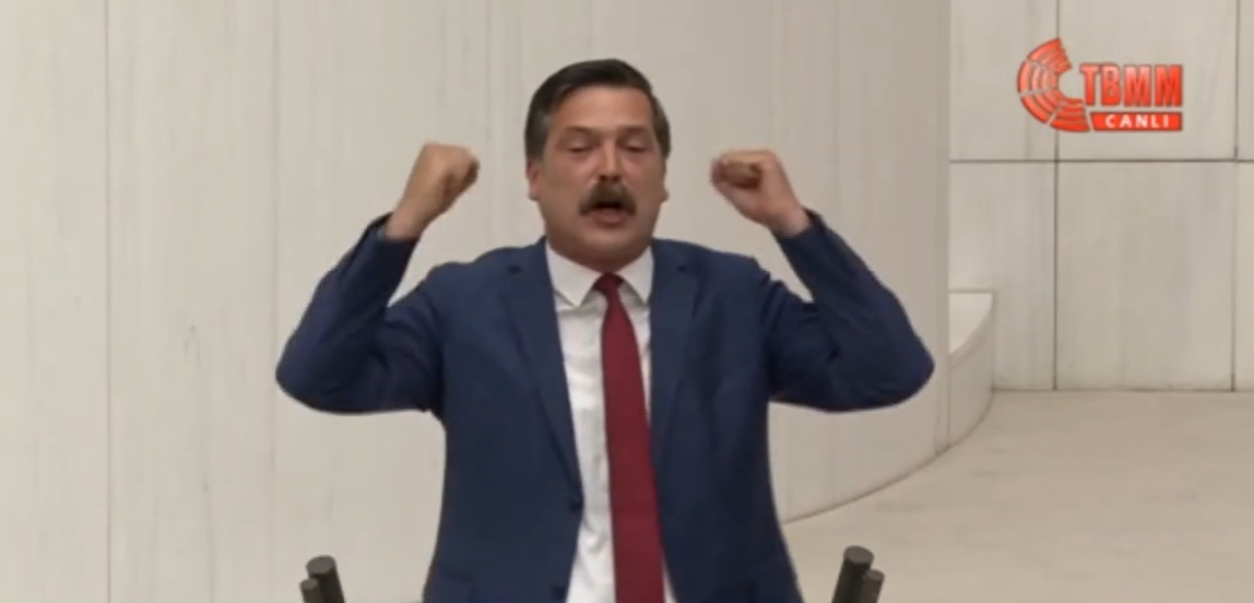 Erkan Baş yumruklarını sıkarak haykırdı: "Lanet olsun böyle kadere! Harakiri yapması gereken bakan hala koltukta!"